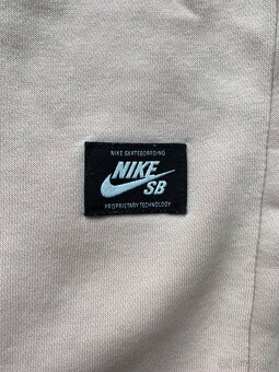 Značkové mikiny Nike a Champion + 2 mikiny ZDAR - 5