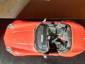 1:18 BMW Z8 , MAISTO - 5