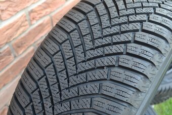5x114,3 R17 Zimní sada Toyota Corolla + 225/45 R17 Yokohama - 5