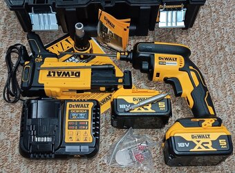 DeWALT DCF620P2K Aku šroubovák na sádrokarton - 5