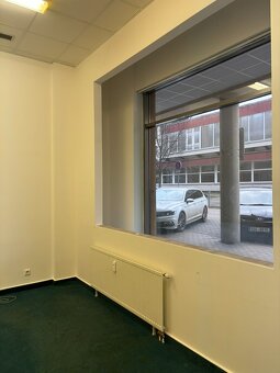 Pronájem kanceláře / obchodního prostoru 25 m² u Home Credit - 5