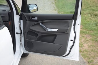 Ford C-Max 1.6 benzín 2009 - 5