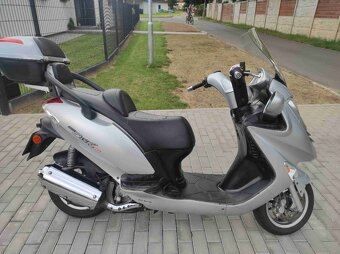 KYMCO GRAND DINK 250 ccm - 5