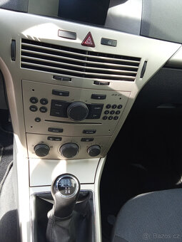 Opel Astra H caravan 1,4 16V - náhradní díly - 5