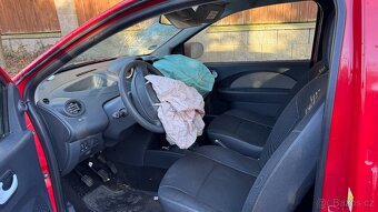 Renault Twingo 2011, 55kW, havarovaný - 5