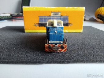 Vláčky TT Lokomotiva T334 + krabička - 5