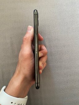 iPhone 11 Pro Max 64 GB - Top stav - 5