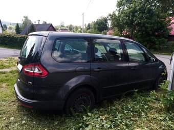 Prodám nepojízdný Ford Galaxy 2.0 TDCi 96 kW 7 míst - 5