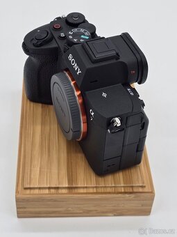 Sony A7IV TOP STAV + 64 SD + extra baterie - 5