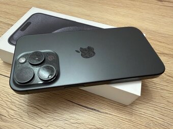 iPhone 15 Pro 256GB Černý titan - 5