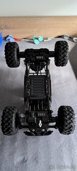 AUTO NA DÁLKOVÉ OVLÁDÁNÍ 4x4 KOVOVÉ RC AUTO + Ovladač Akumul - 5
