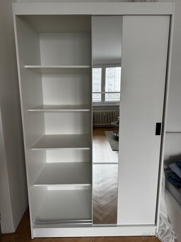 Šatní skříň bílá 120x201cm - 5