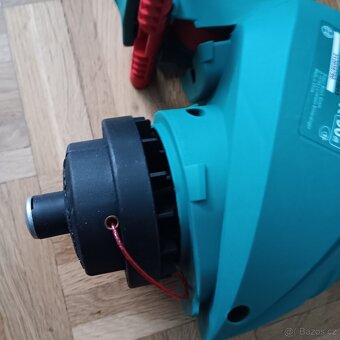 Nová strunová sekačka z.n Bosch - 5