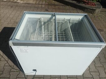 Prosklený pultový mrazící box 210 l - 5