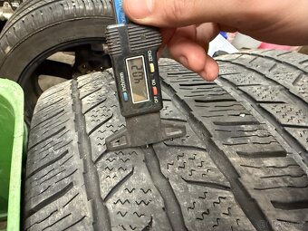 Continental 225/75 r16c - 5