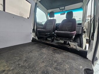 VW Transporter T4 2.5 TDI 75 kW (ACV) – 5 míst, tažné - 5