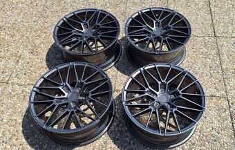 18" JapanRacing JR38 8x18 - 5