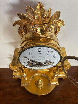 Klasicizní hodiny. - 5