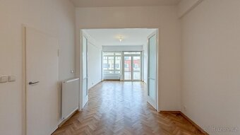 Pronájem bytu 2+1 + hala, 94m2, 2 balkony, 5. patro s výtah - 5