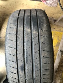 Pneu Bridgestone 215/50 R17 - 5
