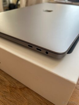 MacBook Pro 16" 2019 i7 / 16GB / 500GB / Pro 5300M - 5