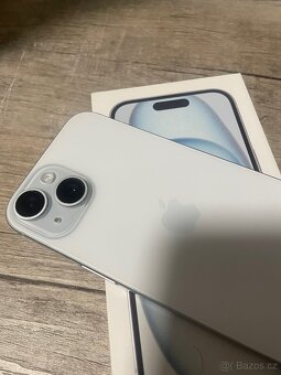 Iphone 15 - 128Gb 88% baterie - 5