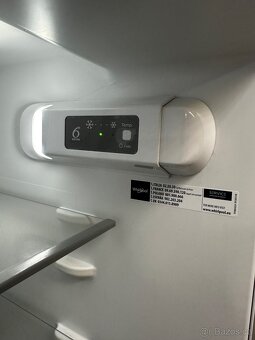Vestavná lednice Whirlpool A++ - 5