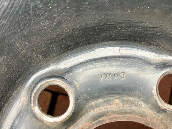 Plechová kola R15 6Jx15 5x100 se zimním pneu 195/55 - 5