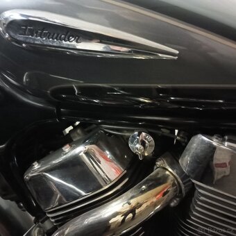 Suzuki Intruder 1400 - 5