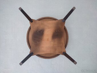 STAROŽITNÝ KONFERENČNÍ STOLEK. - 5