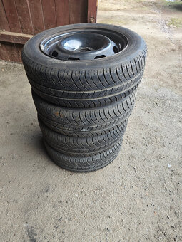 Prodám sadu disků 6Jx15H2 ET27 + letní pneu 185/60/R15 - 5