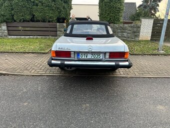 Mercedes Benz 560SL - 5