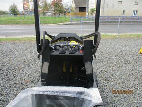 Mininakladače smykové 4X4 CENOVÁ AKCE - 5