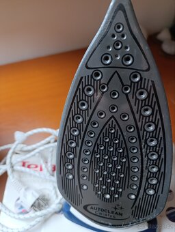 Žehlička Tefal Ultimate Autoclean 300 - 5