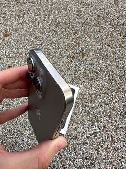 iPhone 16 pro - baterie 100% - 5