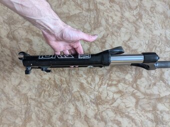Vidlice Rock Shox Tora 302 - 5