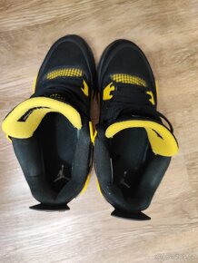 Nike Jordan 4 Retro Thunder - 5