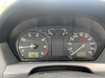 Škoda Fabia 1.4 16v 2004 107 000 najeto. - 5
