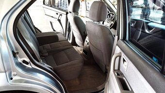 kia sorento 2.5 crdi. 4x4 ( velmi pekny stav ) - 5