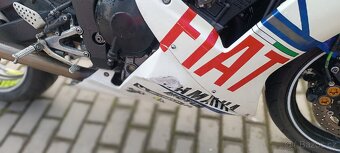 Yamaha R1 - 5