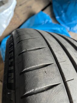 Michelin pilot sport 4 225/40/19 a 255:35/19 - 5
