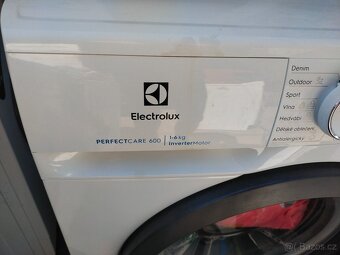 Prodám Slim pračku na 6 kg značky Electrolux dovezu - 5