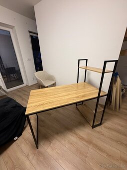 Pracovní stůl s policemi - 5