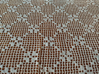 dečka ,pohovka, háčkovaný ubrus, dečky,přehoz na pohovku - 5