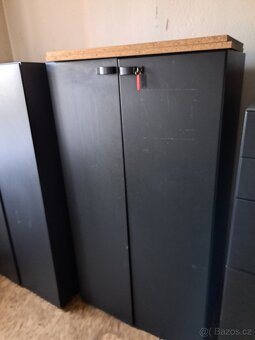 Kancelářské černé skříně - 5