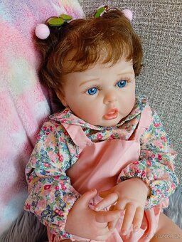 Realistická Reborn panenka holčička 60 cm - 5