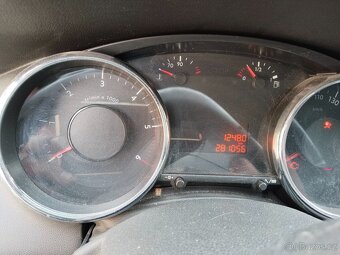 Peugeot 5008 1,6hdi nepojízdné - 5