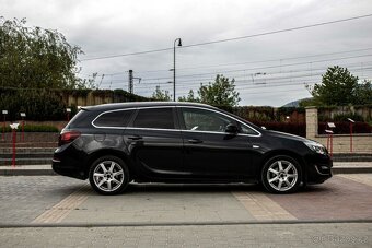 Opel Astra Sport Tourer ST 1.4 Turbo 140k Cosmo - 5