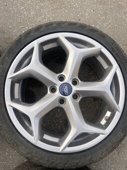 Original kola Ford R18 235/40 letní pneu, 5x108 - 5