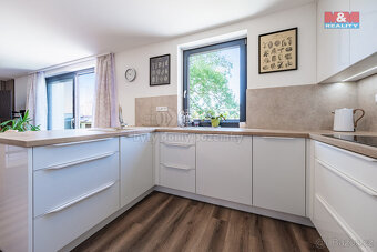 Prodej rodinného domu, 210 m2, v Kamenici n.L., ul. Dobšova - 5